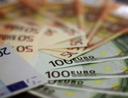 Salario minimo legale, è sempre scontro fra pro e contro